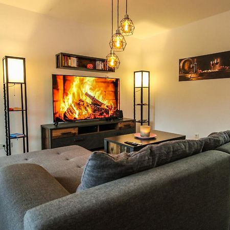 Moderne Fewo Sky Netflix Terrasse Burgblick Boxspringbett Waschtrockner Bullay Bagian luar foto