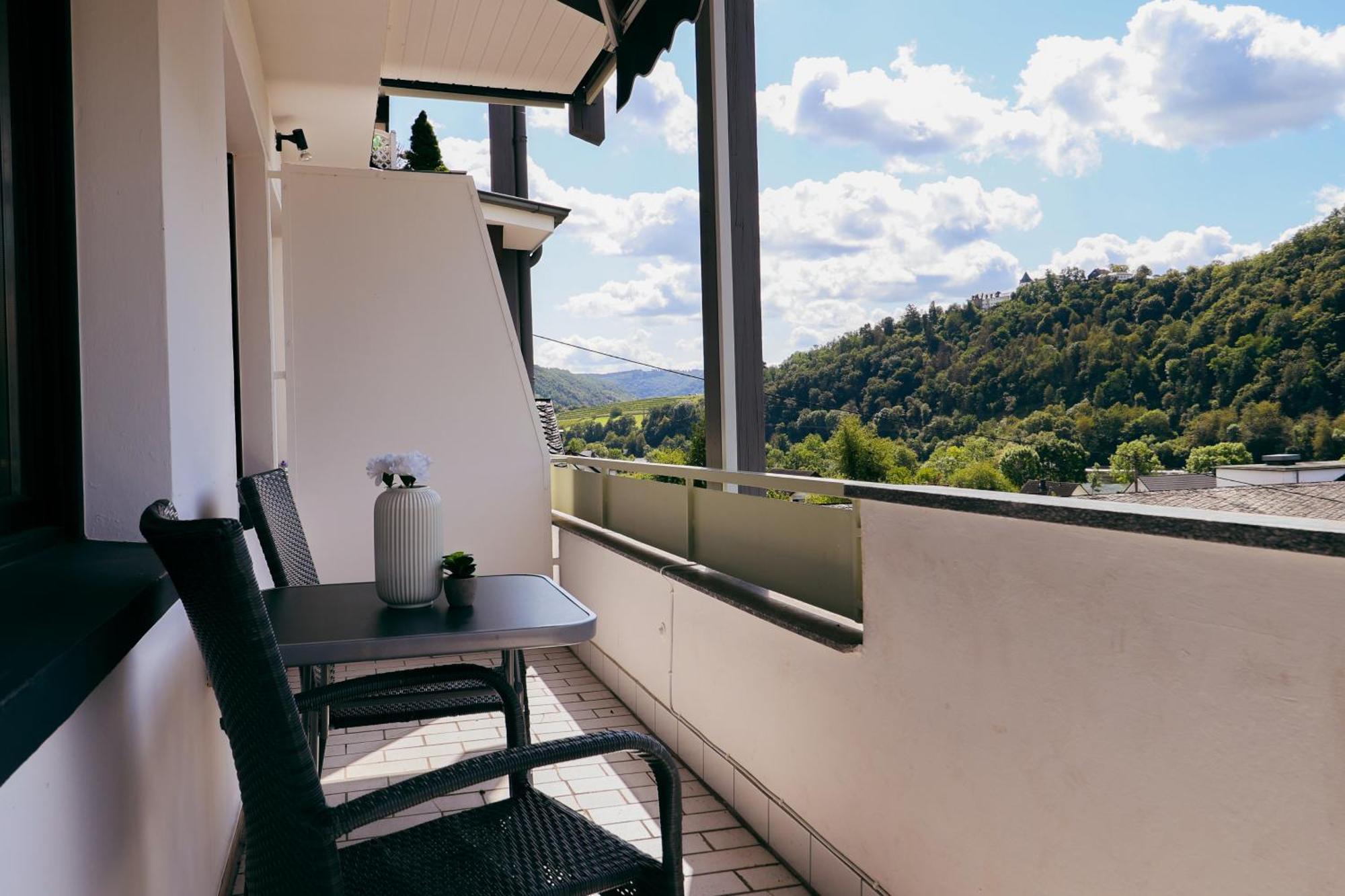 Moderne Fewo Sky Netflix Terrasse Burgblick Boxspringbett Waschtrockner Bullay Bagian luar foto